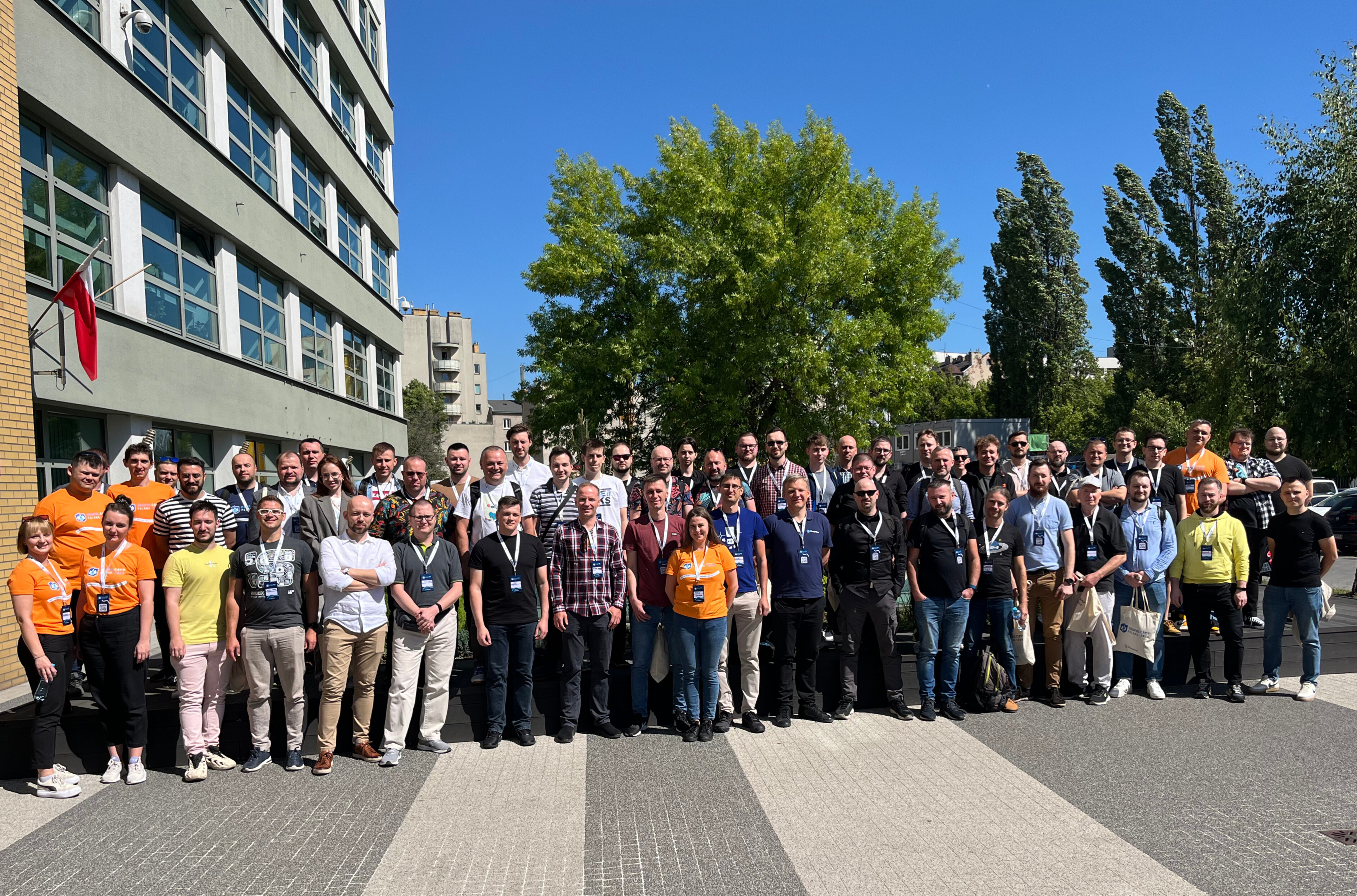 Gruppenfoto der Teilnehmerinnen und Teilnehmer und Redner der 13. Ausgabe von DrupalCamp Poland im Jahr 2024