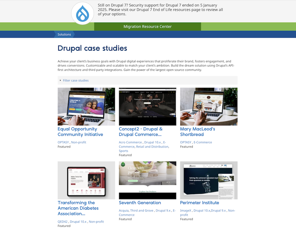 Beispiel eines Abschnitts mit Fallstudien zu CMS-Implementierungen, präsentiert auf Drupal.org.