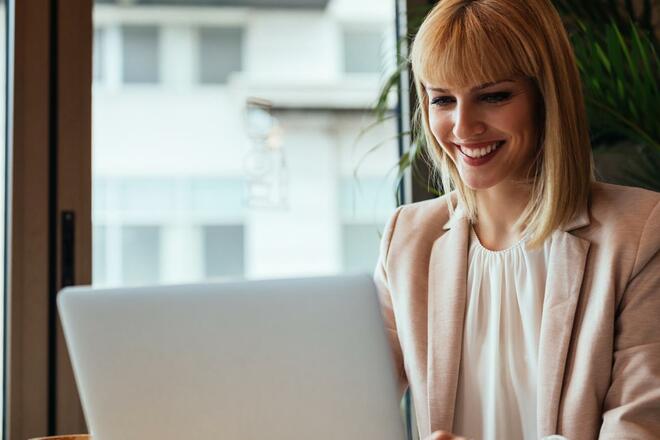 woman-with-laptop