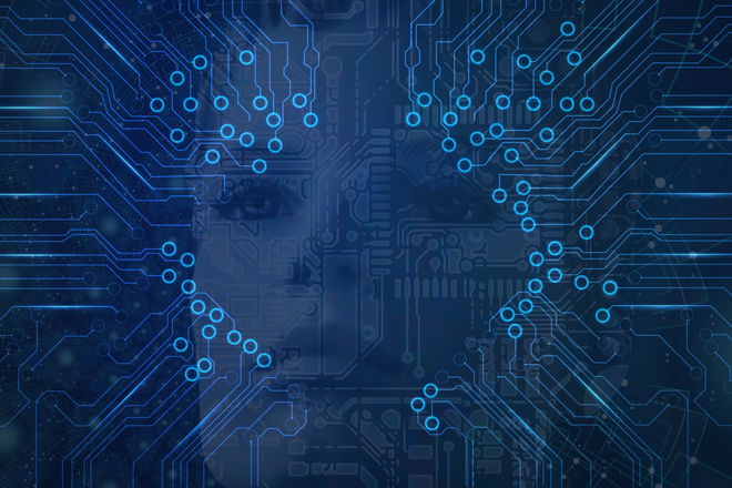 Visage numérique bleu abstrait recouvert de traces de circuit imprimé et de nœuds de connexion lumineux - métaphore de champs Drupal structurés alimentant l'answer coverage IA.