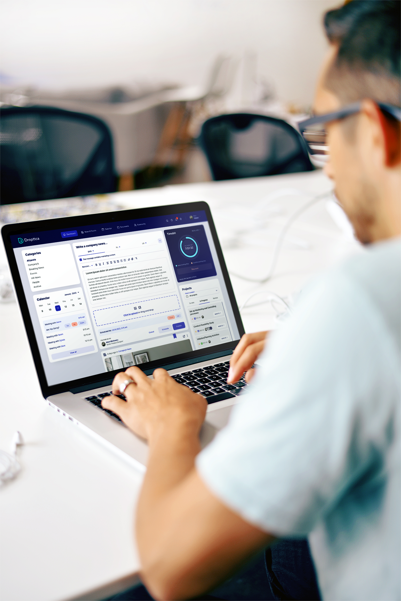 The intranet developed by Droptica makes it easy to write and publish articles on the platform.