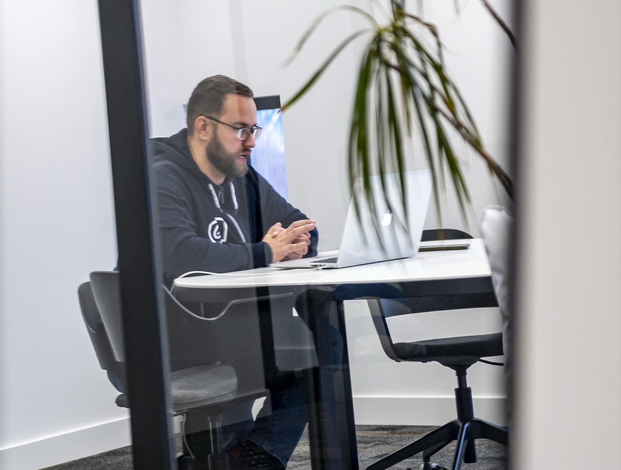 Managed services reporting person