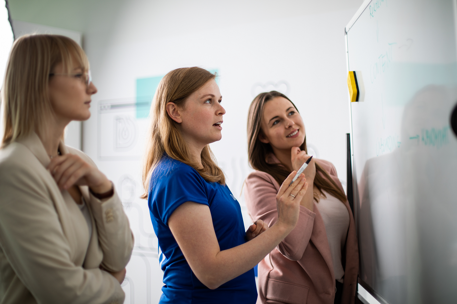 The Droptica team creates easy-to-edit CMS for digital publishers to flexibly manage content.