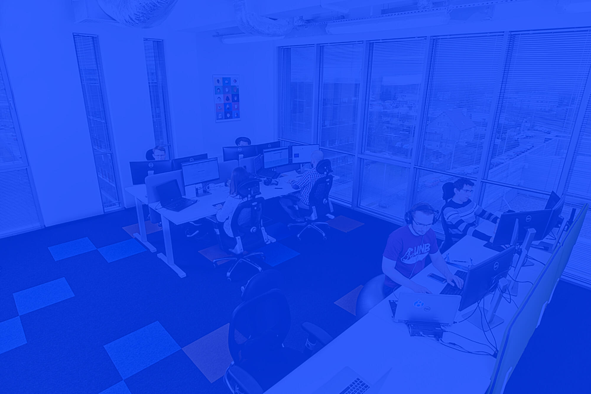 droptica office background